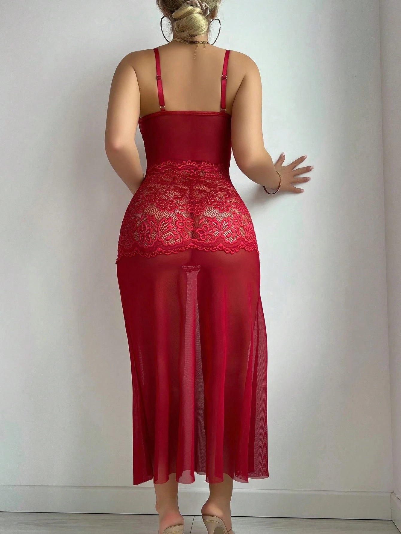Elegant Dress With Lace